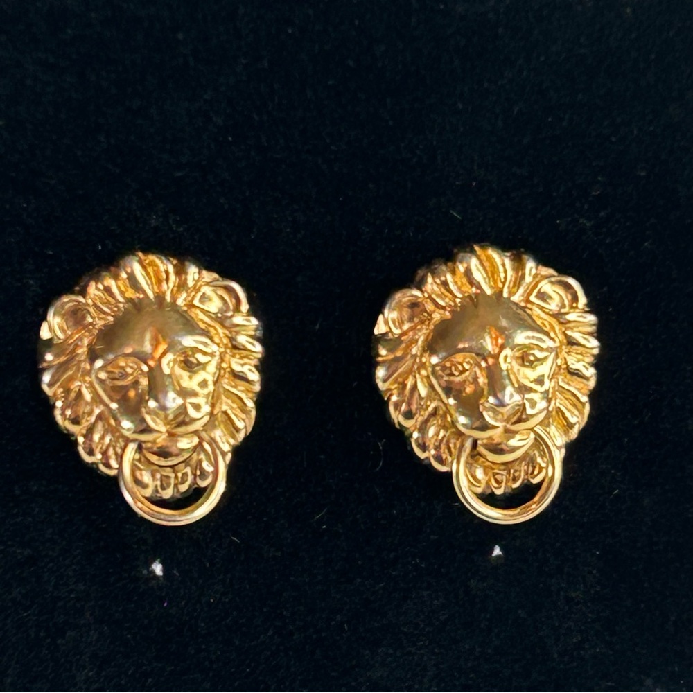 Gold Tone Metal Lion Head Round Doorknocker Style Stud Post Earrings Avon